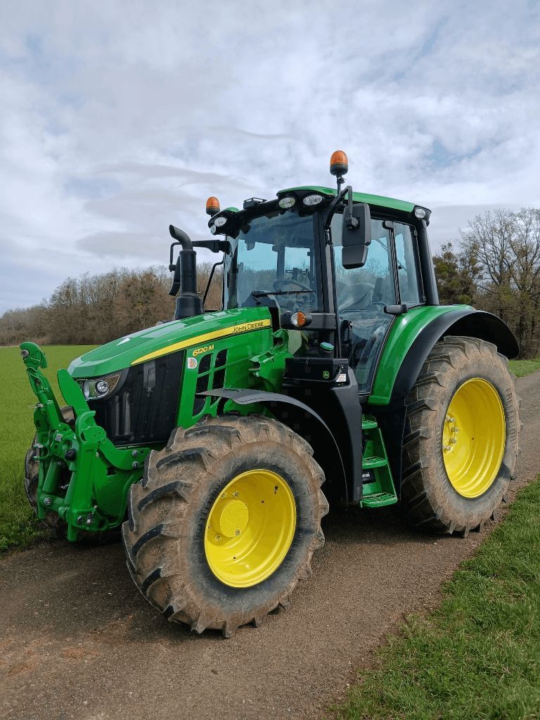 John Deere 6120 M Tractor 78.000 €