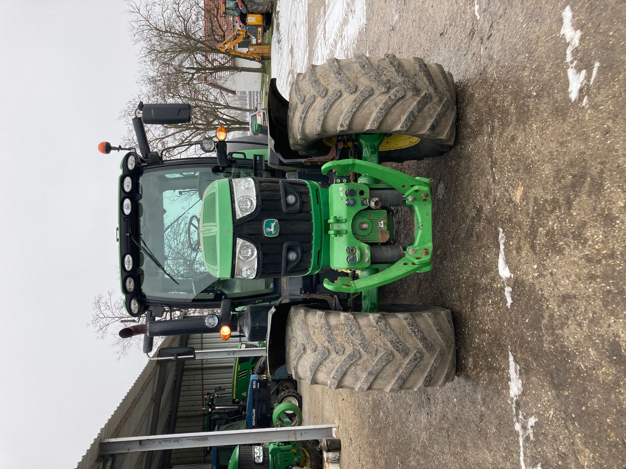 E-FARM: John Deere 6155 R - Traktor - id 1QNCZ9X - 56.000 € - Baujahr: 2018 - Abgelesene Motorstunden: 11.750,Motorleistung (PS): 195,Ungarn