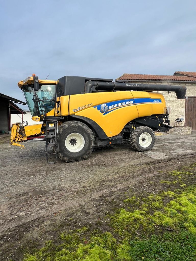New Holland CX 8070 Elevation Cosechadora 130.000 €