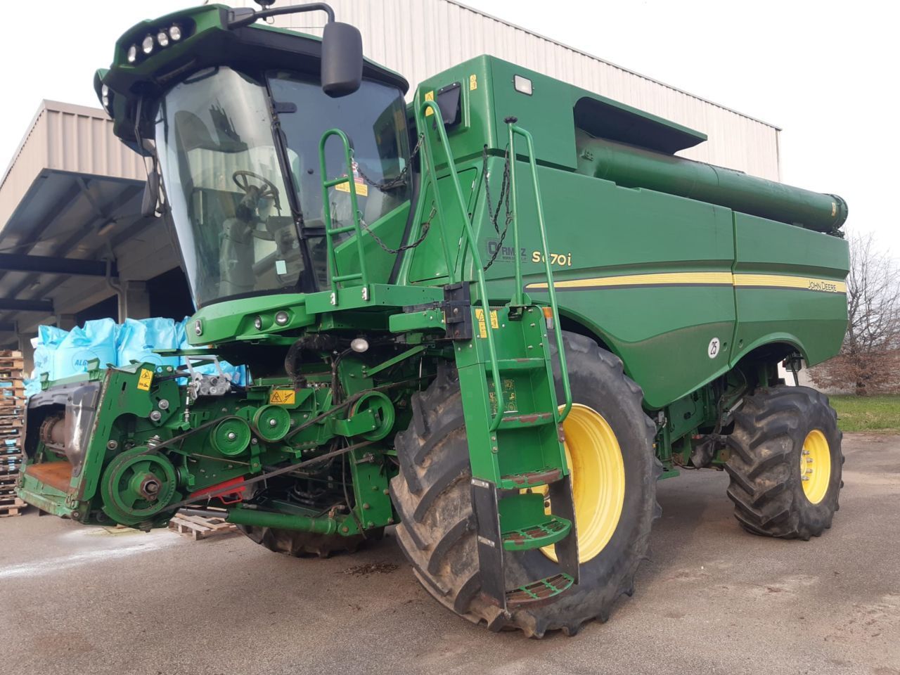 John Deere S 670 i Combine harvester €160,000