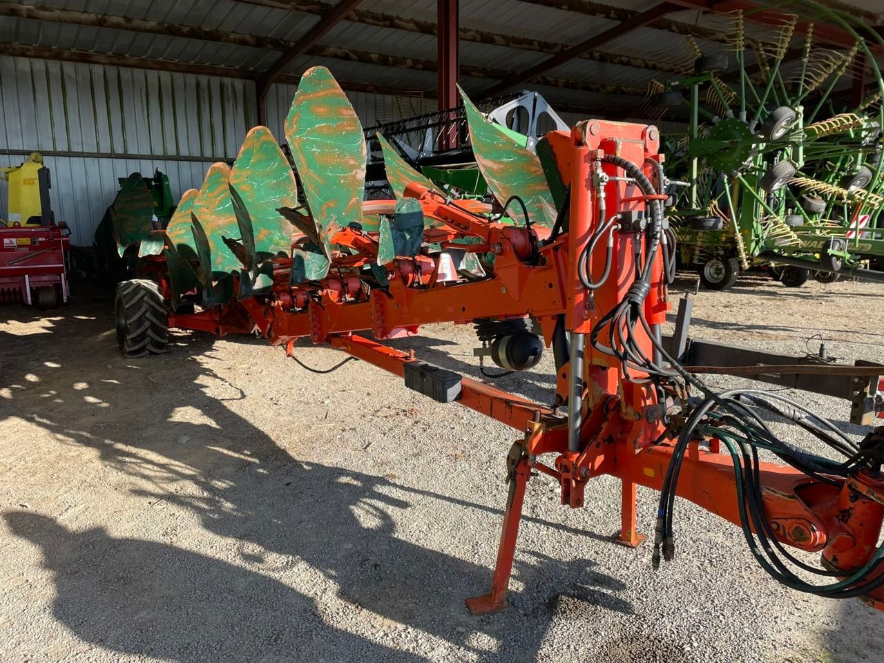 E-FARM: Kuhn vari manager - Charrue - id JPSKJSN - 12 500 € - Année: 2004 - France