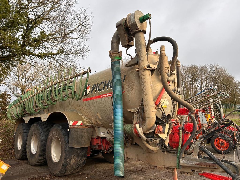Pichon tci26500 Self propelled liquid manure spreader €99,000