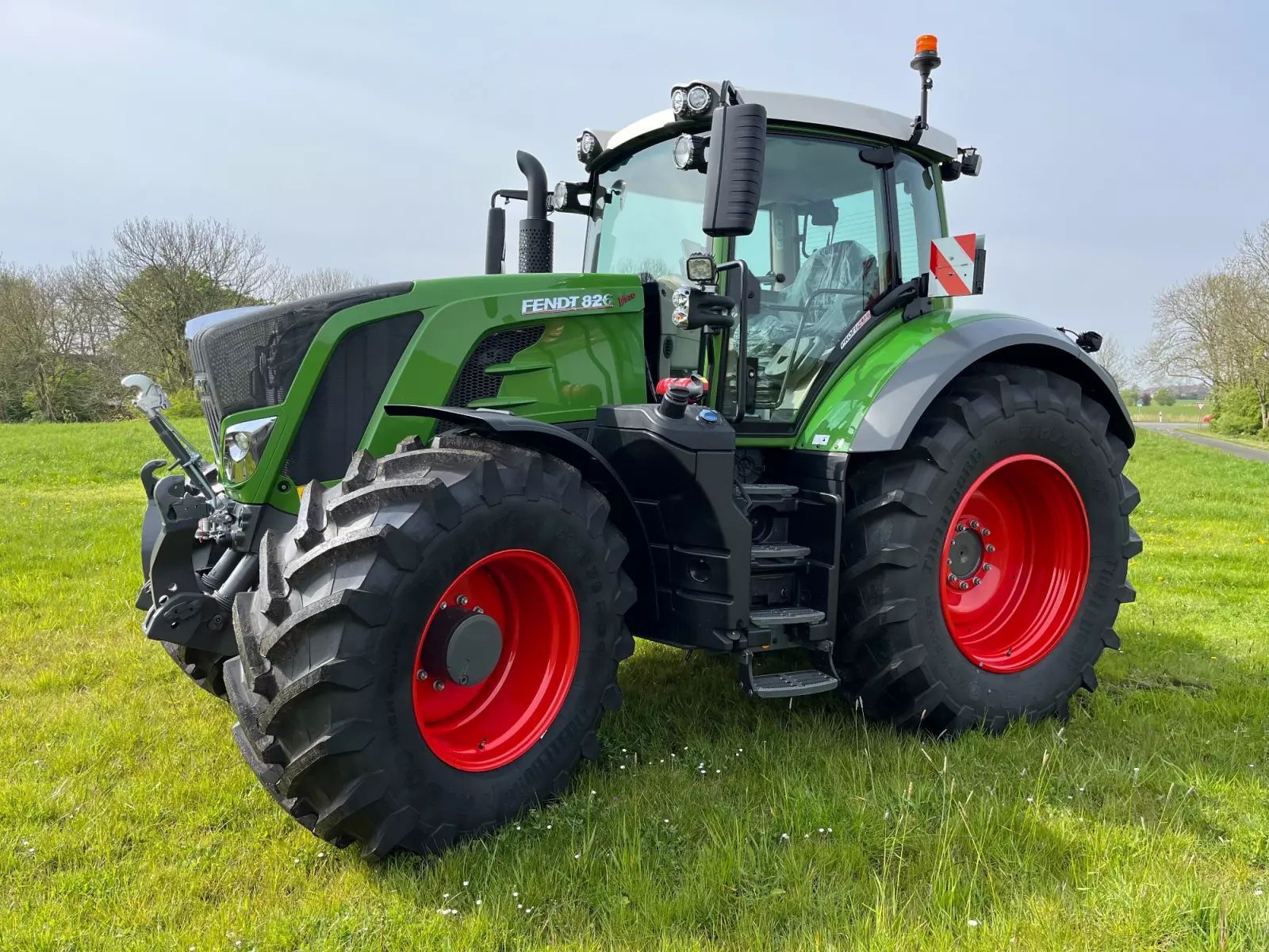 Fendt 826 Vario Profi Plus Tractor 182.950 EUR