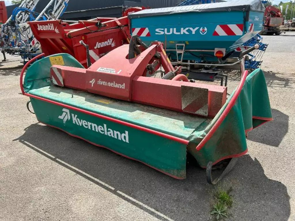E-FARM: Kverneland 2832f - Segadora - id URAVZR9 - 7000 € - Año: 2015 - Francia