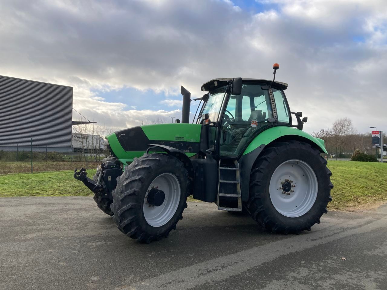 E-FARM: Deutz-Fahr Agrotron M650 - Tracteur - id GQKGANJ - 43 000 € - Année: 2010 - Lecture du nombre d'heure: 6 300,Puissance du moteur (chevaux): 180,France