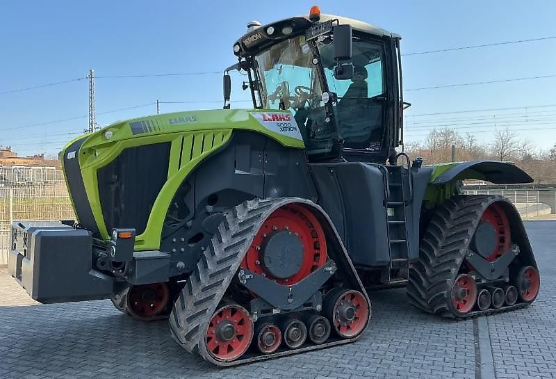 Claas Xerion 5000 Trac TS Tractor €215,000