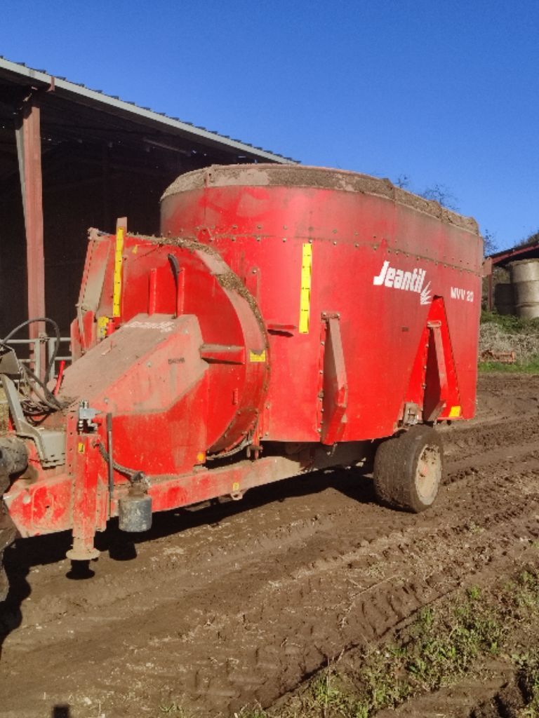 E-FARM: Jeantil mvv 20 pailleur - Mélangeurs d'alimentation - id YFPGXLX - 20 000 € - Année: 2017 - France
