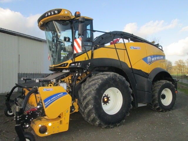 E-FARM: New Holland FR 550 - Cosechadora de forraje autopropulsada - id KPTGUUG - Año: 2017 - Horas: 3500,Francia