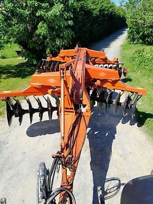 E-FARM: Kuhn xm32 - Herse à disques et disque compact - id RE6BZYH - 8 500 € - Année: 2000 - France