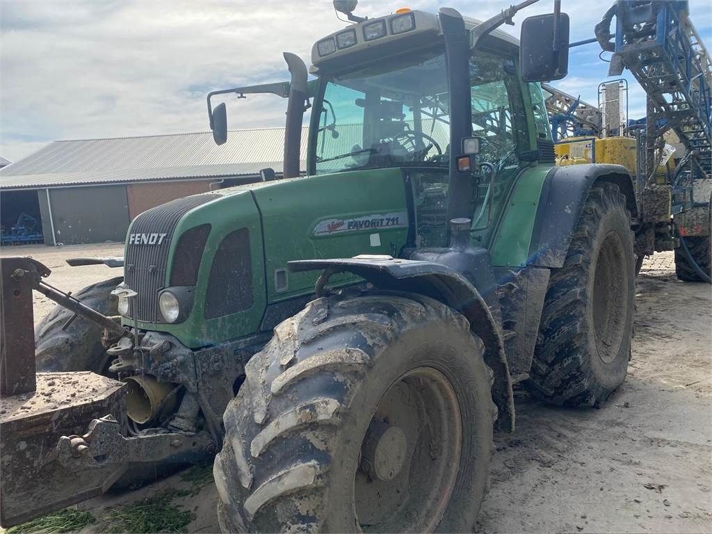 E-FARM: Fendt 711 Vario - Trattore - id FVPNQME - 29.950 € - Anno di costruzione: 2003 - Ore: 14.500,Potenza del motore: 110,Paesi Bassi