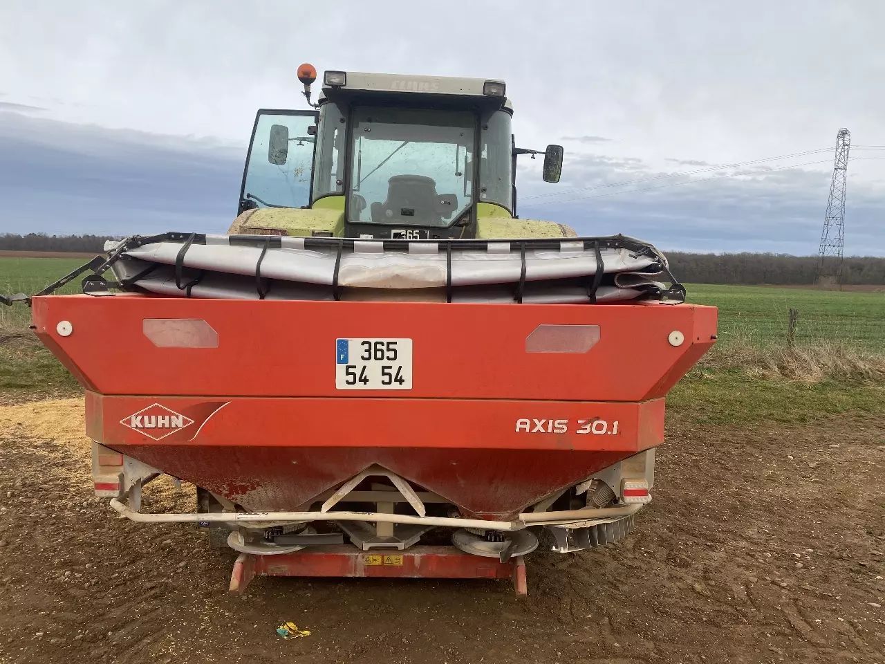 E-FARM: Kuhn axis 30.1 - Разбрасыватель удобрений - id 81J6ZUU - 7 500 € - Год выпуска: 2012 - Франция