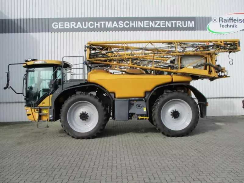 E-FARM: Challenger RoGator 635 - Sprayer - id BZ9SGDM - €83,190 - Year of construction: 2011 - Germany