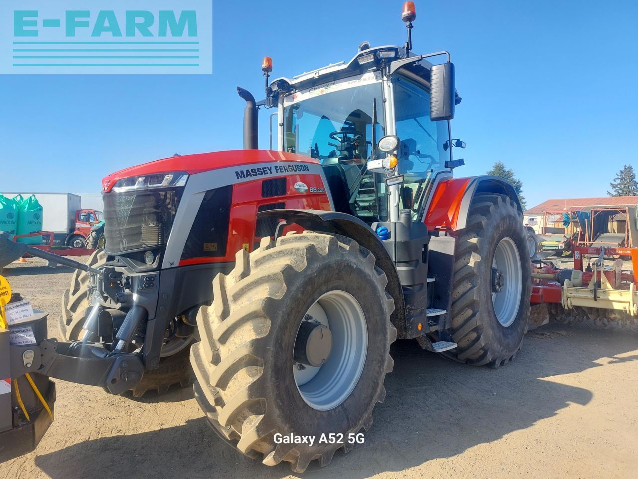 Massey Ferguson 8s.225 Traktor 122.000 €
