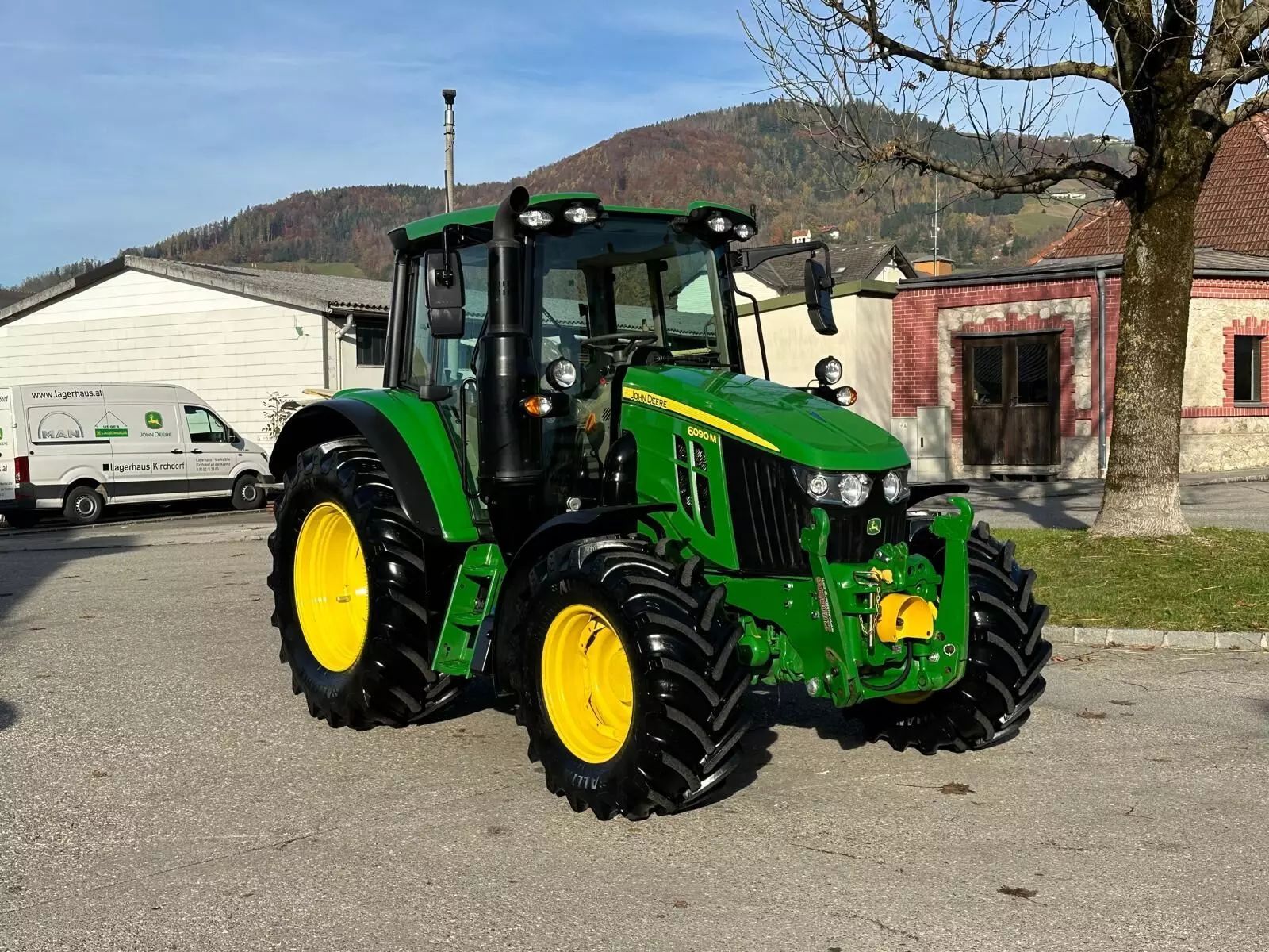 John Deere 6090 M Traktor 99 917 €
