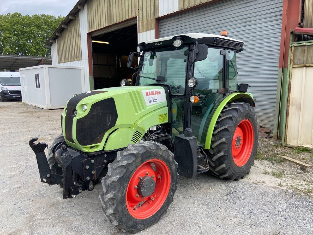 E-FARM: Claas Elios 240 - Tracteur - id INDTJM8 - 26 000 € - Année: 2015 - Lecture du nombre d'heure: 5 136,Puissance du moteur (chevaux): 100,France