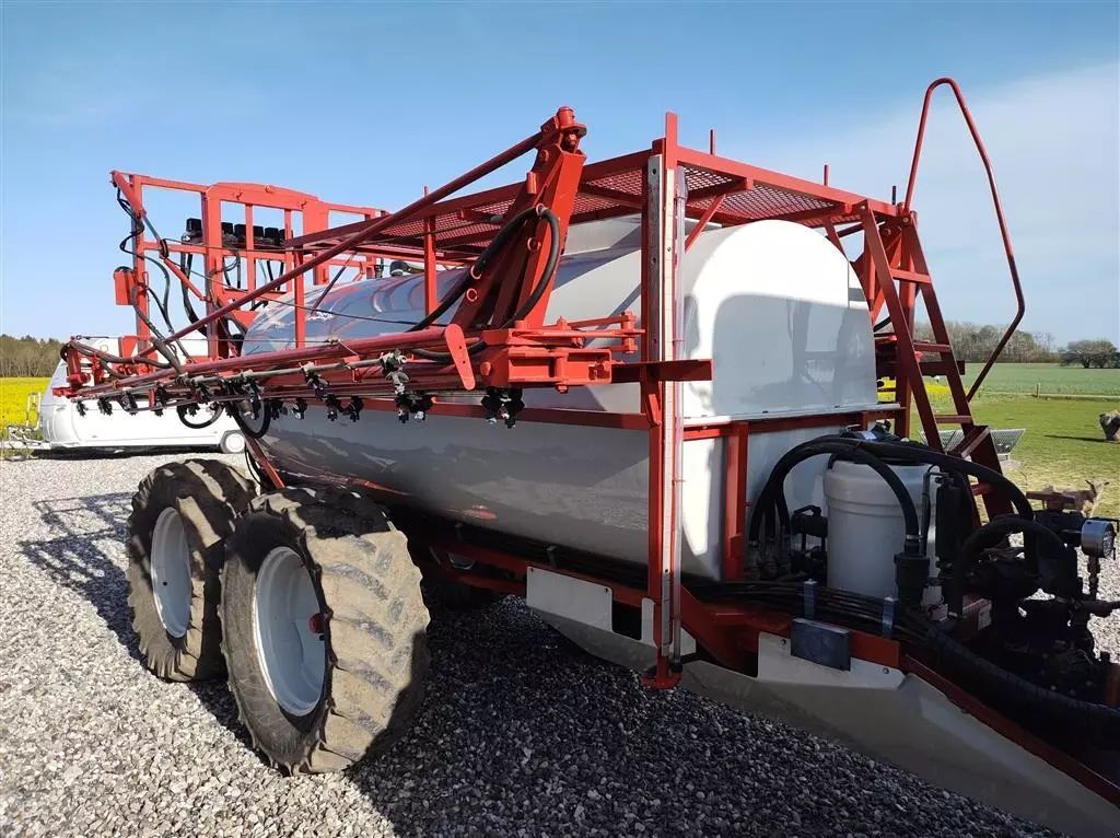 E-FARM: Other 5000l 28m gps sektionskontrol, nysynet - Sprayer - id YAP1SAN - €13,142 - Denmark