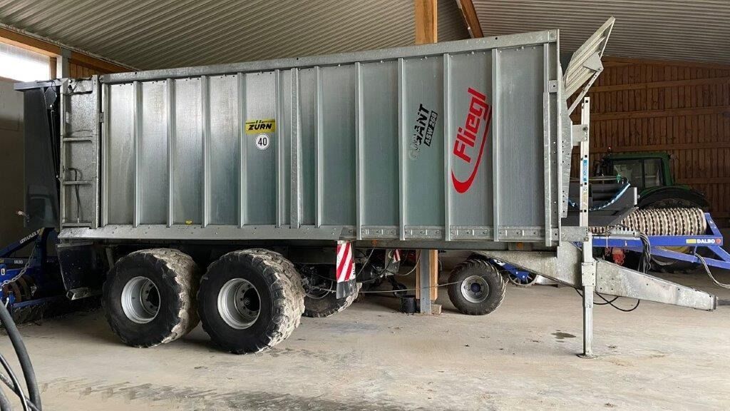 E-FARM: Fliegl gigant asw 268 netto 32000 € - Lade-/Silierwagen - id BYVKMAD - 32.000 € - Baujahr: 2011 - Deutschland