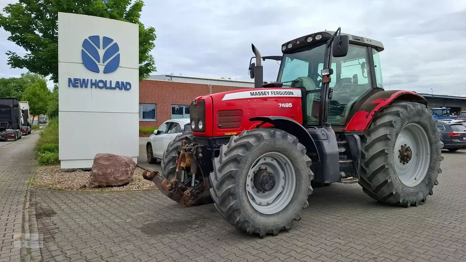 E-FARM: Massey Ferguson 7495 - Traktor - id HALIVDN - 21.765 € - Baujahr: 2004 - Abgelesene Motorstunden: 14.300,Motorleistung (PS): 194,Deutschland