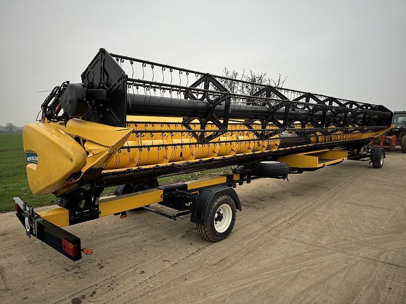 E-FARM: New Holland 41ft varifeed header - Vedhæftning til høst - id QJNEIKC - 23.047 € - Produktionsår: 2021 - Storbritanien