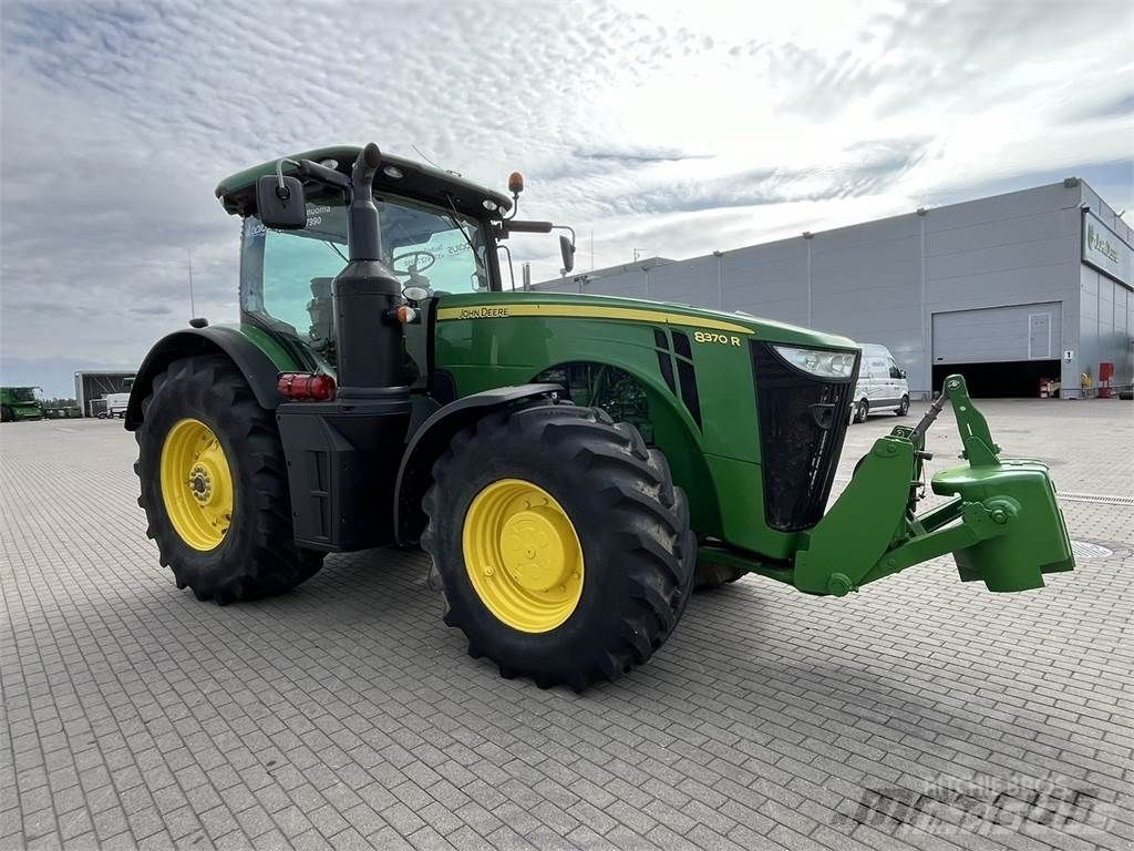 E-FARM: John Deere 8370 R - Traktor - id ZNBBMHH - 147.000 € - Baujahr: 2016 - Abgelesene Motorstunden: 3.141,Motorleistung (PS): 370,Litauen