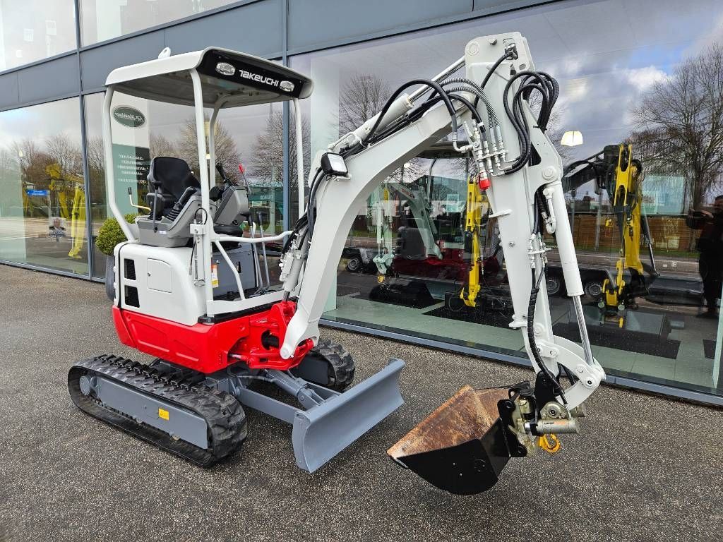 Takeuchi tb 215 r Minigraver 20.729 €