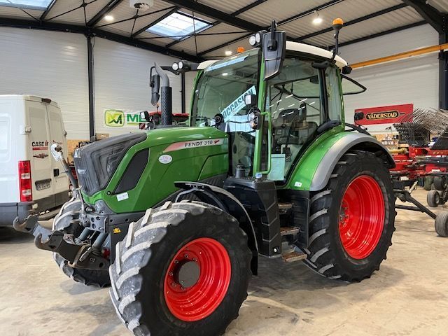 E-FARM: Fendt 310 Vario - Tractor - id DFKUSI2 - €73,000 - Year of construction: 2020 - Engine hours: 4,345,Engine power (HP): 105,France