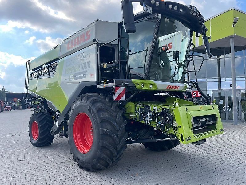 Claas Lexion 5400 Combine harvester