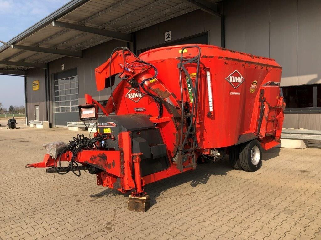 E-FARM: - Mixer feeder - id S5IX6DC - €9,917 - Year of construction: 2019 - Germany