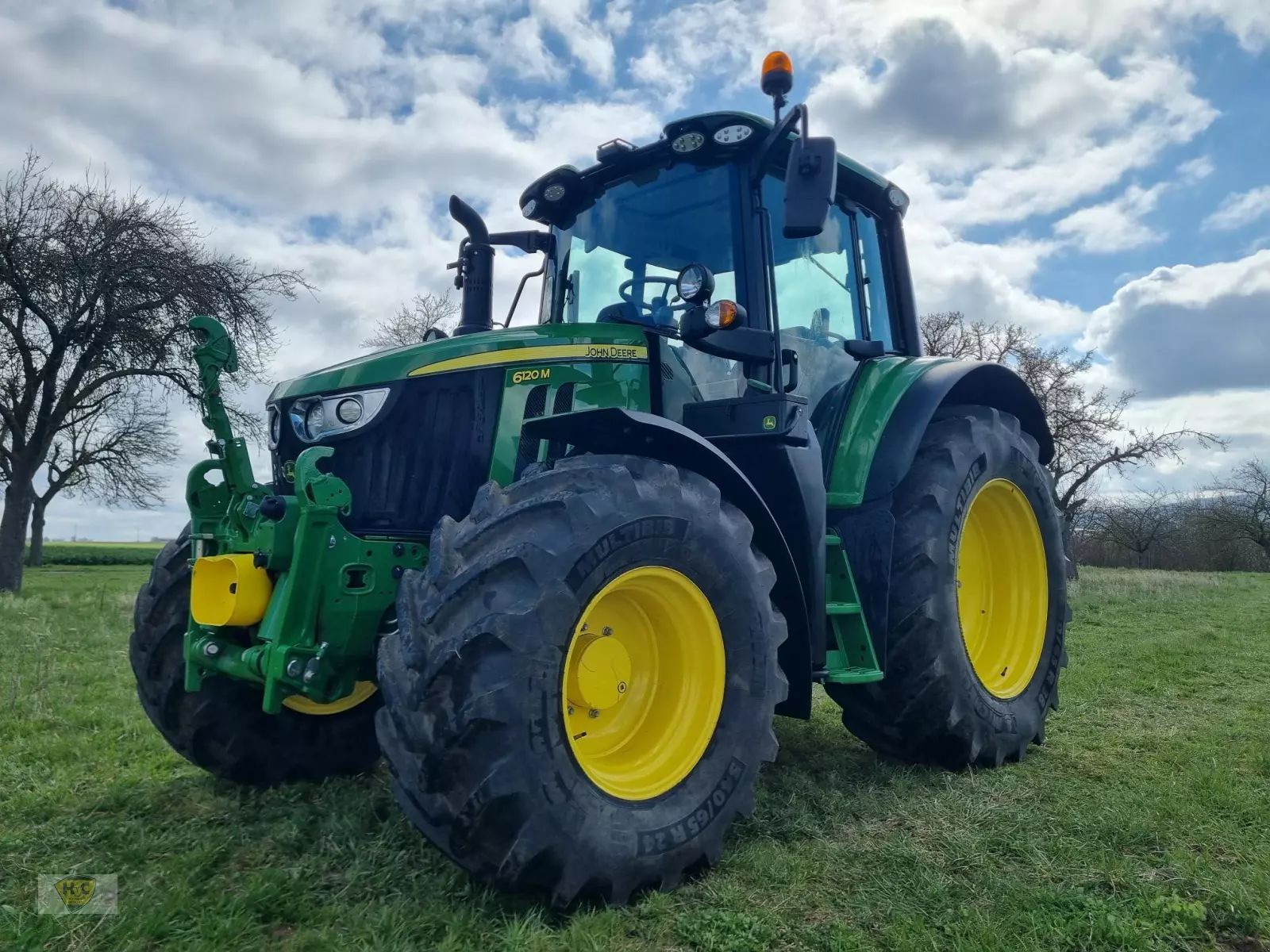 John Deere 6120 M Tractor 105.600 EUR