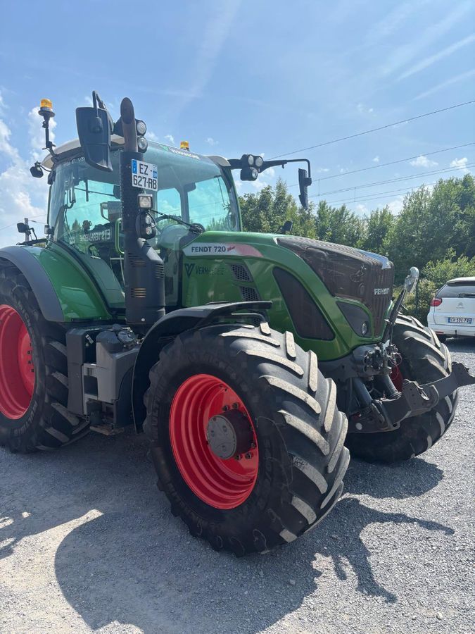 E-FARM: Fendt 720 Vario Power - Tractor - id G7PRHPQ - €82,000 - Year of construction: 2018 - Engine hours: 5,600,Engine power (HP): 200,France