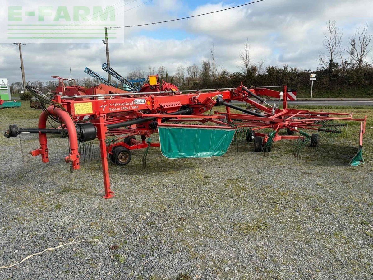 Kverneland 9469svario . Tedder €12,000