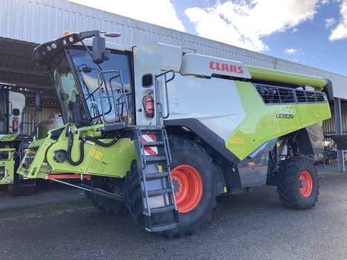 Claas Lexion 5400 Combine harvester €300,000
