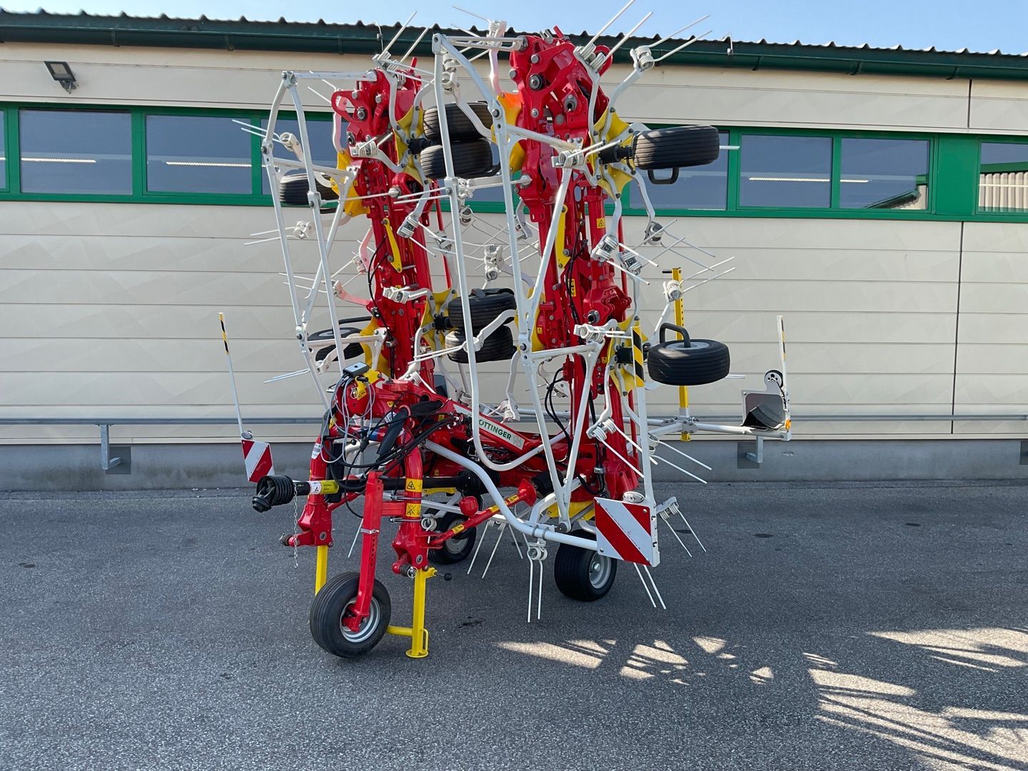 Pöttinger Hit V 11100 Rendterítő 22 083 EUR