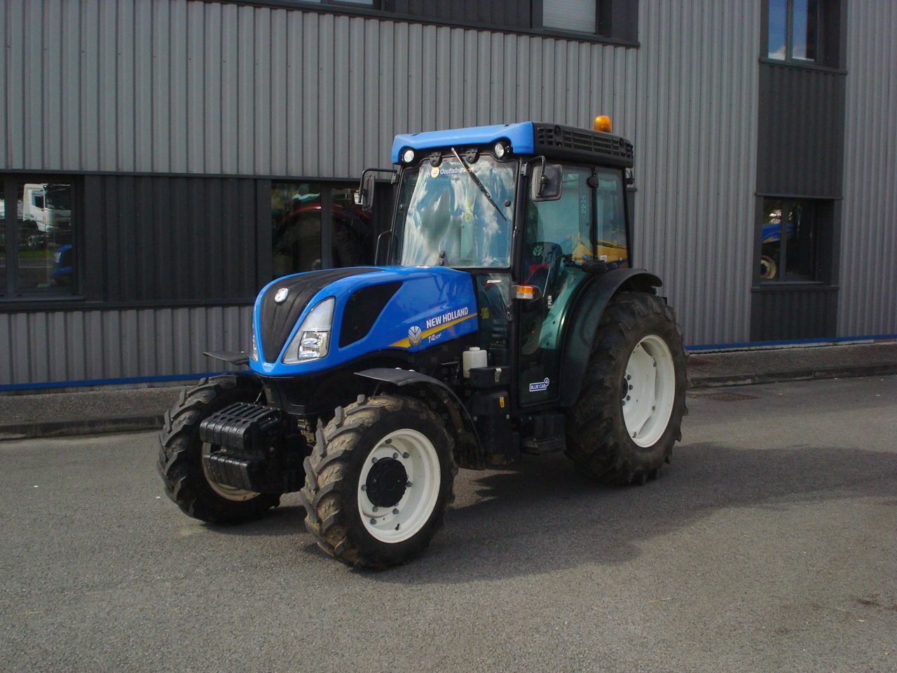New Holland T4.110 F Tractor €55,000