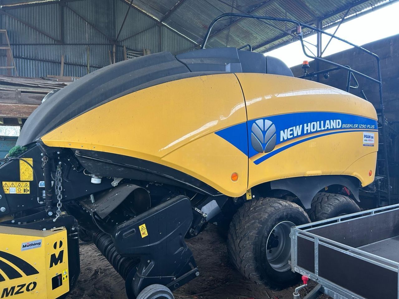 E-FARM: New Holland BB 1290 Plus - Baler - id FINX8T8 - €100,000 - Year of construction: 2016 - Total number of bales produced: 38,000,France