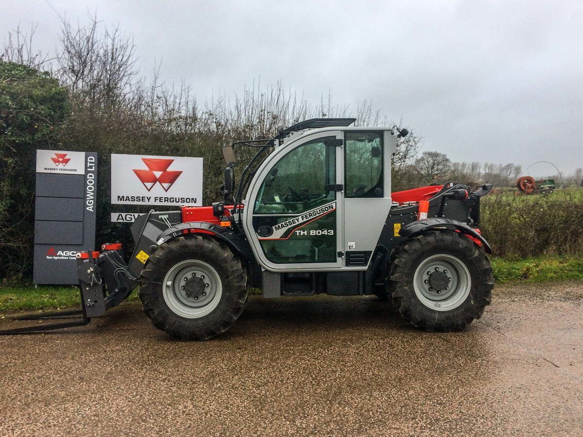 E-FARM: Massey Ferguson th.8043 - Ładowacz teleskopowy - id H8KTNN3 - 106 799 € - Rok produkcji: 2023 - Zjednoczone Królestwo