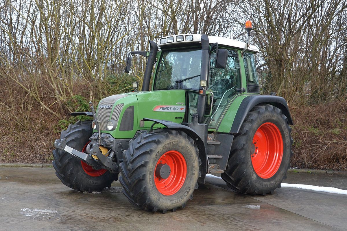 E-FARM: Fendt 412 Vario - Tractor - id YYULIUF - 42.000 € - Año: 2003 - Horas: 14.300,Potencia del motor: 120,Bélgica