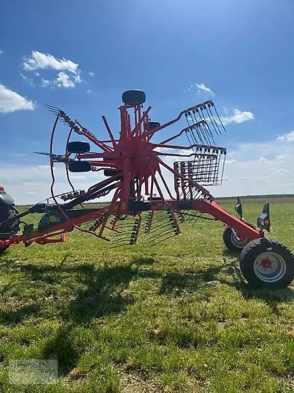E-FARM: Kuhn GA 8131 - Grabljice - id VJBUFUS - 24.286 € - Leto izgradnje: 2025 - Nemčija