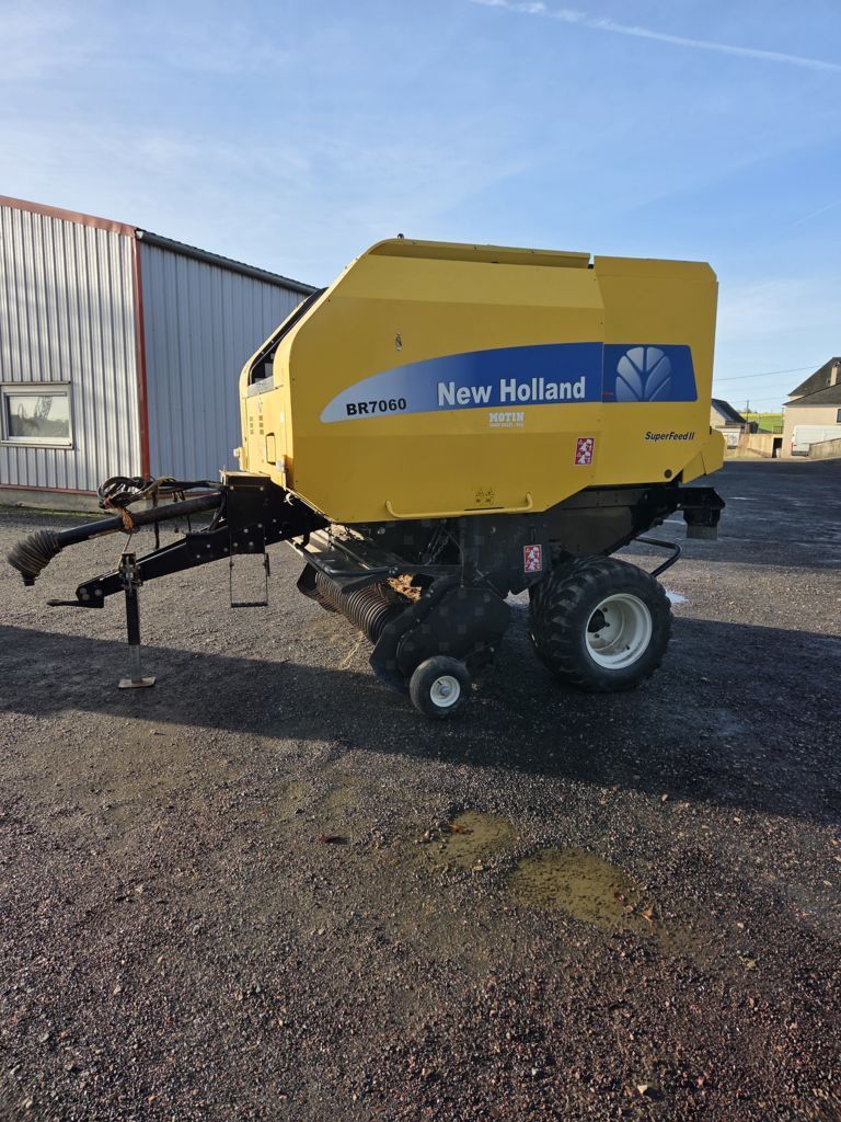 New Holland T 7060 Baler €9,500