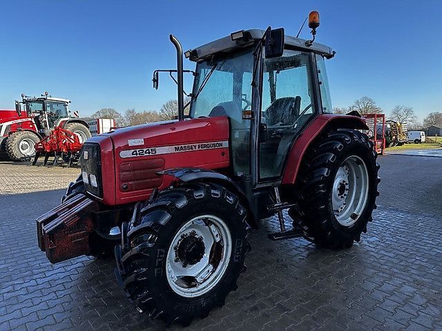 Massey Ferguson 4245 Traktor 19 500 €