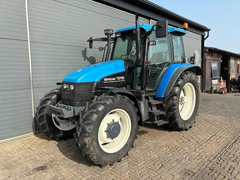 New Holland TS 115 Traktor 17 250 €