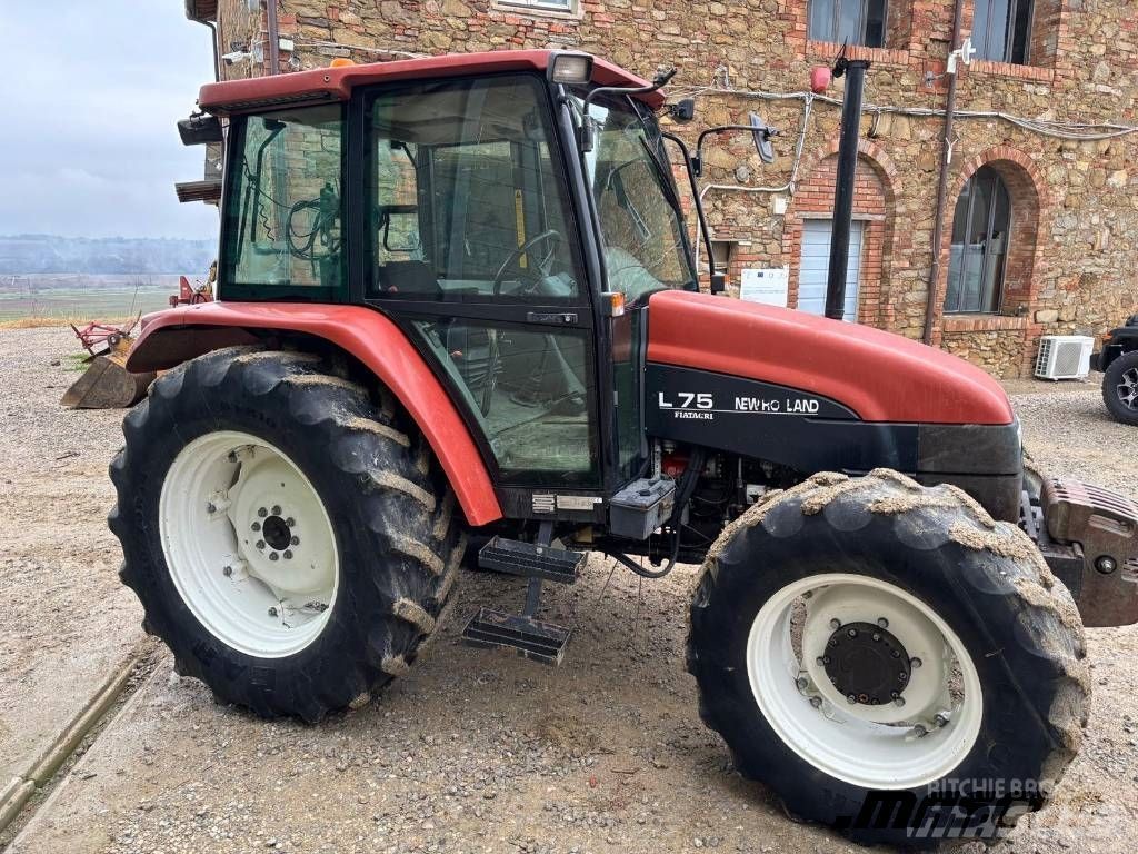 E-FARM: New Holland L75 - Tracteur - id FFSV2HN - Année: 1996 - Lecture du nombre d'heure: 12 300,Puissance du moteur (chevaux): 75,Italie