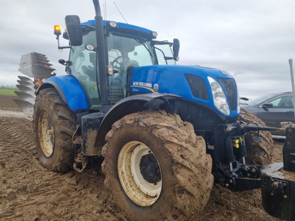 E-FARM: New Holland T7.250 - Traktor - id LYB6IXZ - Rok produkcji: 2015 - Motogodziny: 4300,Moc silnika: 220,Francja