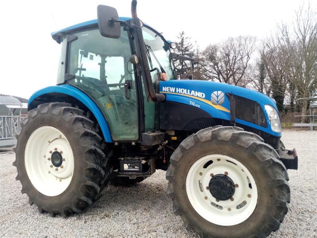 E-FARM: New Holland T4.105 - Tractor - id XDB6D7H - €32,900 - Year of construction: 2015 - Engine hours: 3,600,Engine power (HP): 105,France