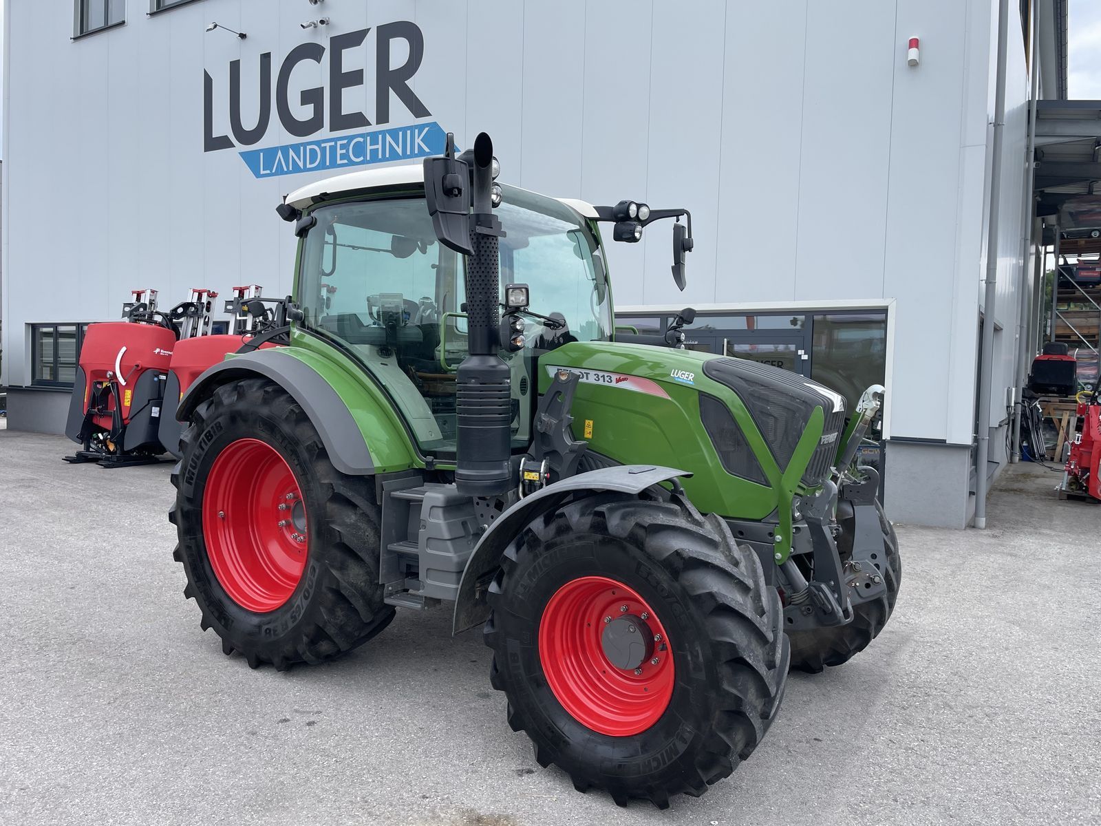 Fendt 313 Vario Tractor €89,750