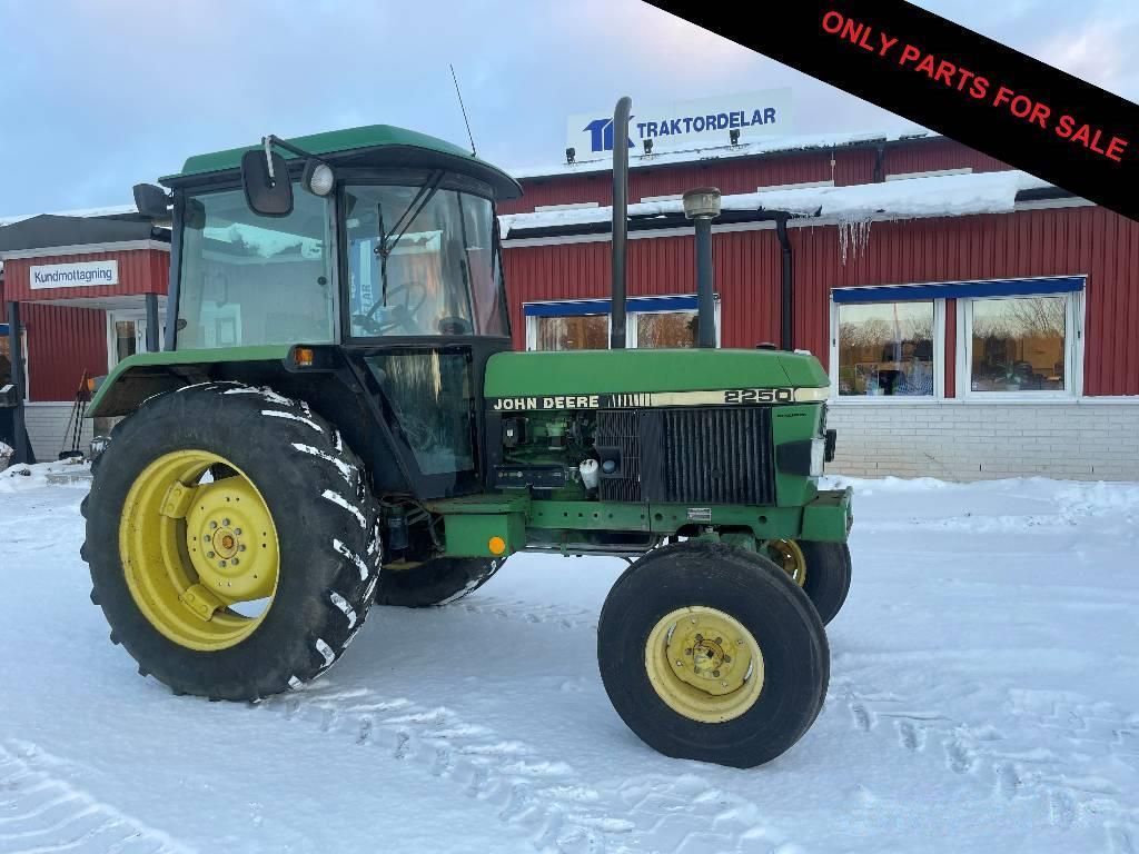 E-FARM: John Deere 2250 dismantled: only spare parts - Tractor - id UHGZMFK - Año: 1993 - Suecia