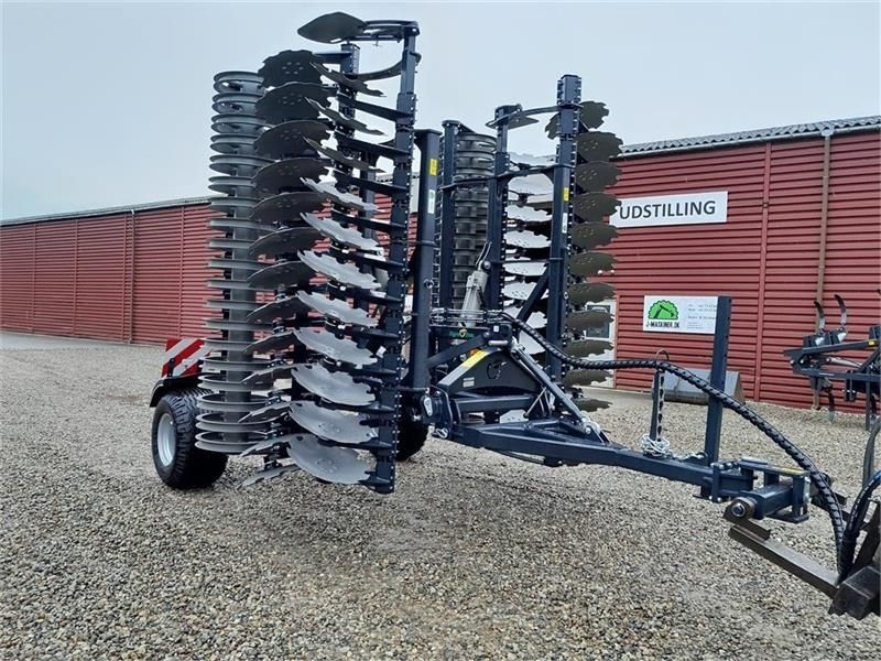Agco - tom 6 meter discharve agro-tom 6 m. bugseret di Tallerkenharver og skiveharve 24.775 €