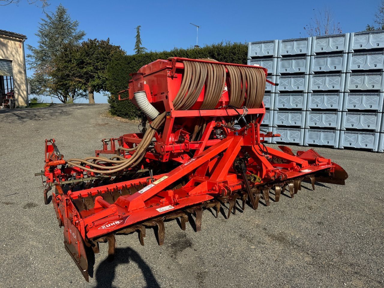 E-FARM: Kuhn Venta le 402 - Kombi-såmaskine - id 337H4BB - 12.850 € - Produktionsår: 2003 - Frankrig