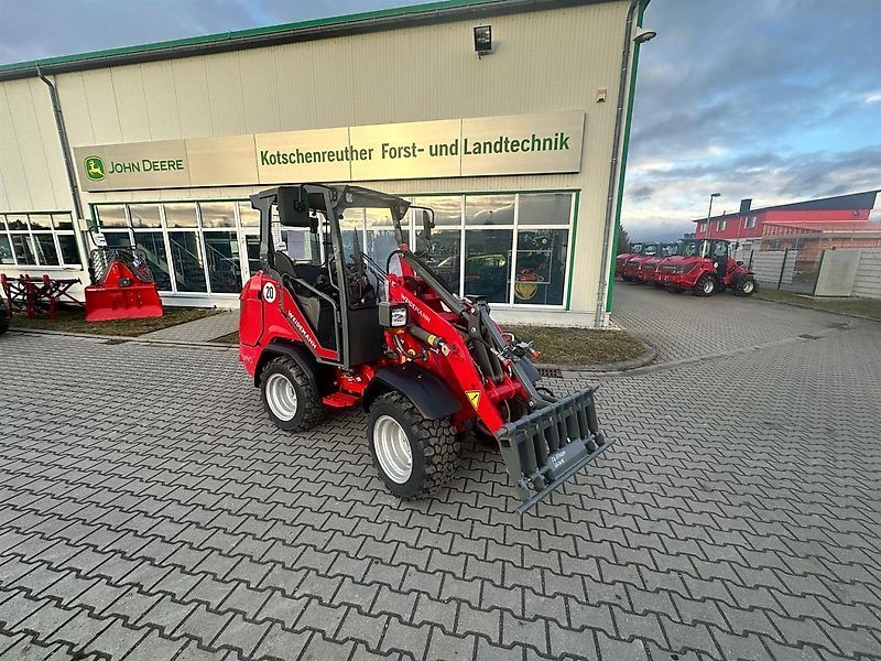 E-FARM: Weidemann 1390 - Chargeuse compacte - id DCCFXLF - 45 900 € - Année: 2023 - Allemagne