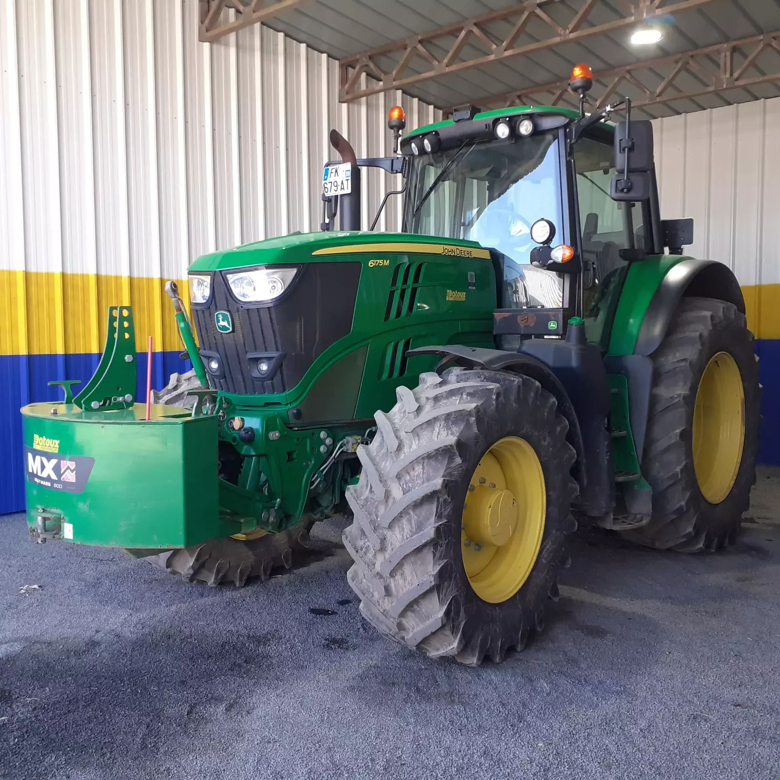 E-FARM: John Deere 6175 M - Traktor - id TBMPFE6 - 82.000 € - Baujahr: 2019 - Abgelesene Motorstunden: 3.423,Motorleistung (PS): 175,Frankreich